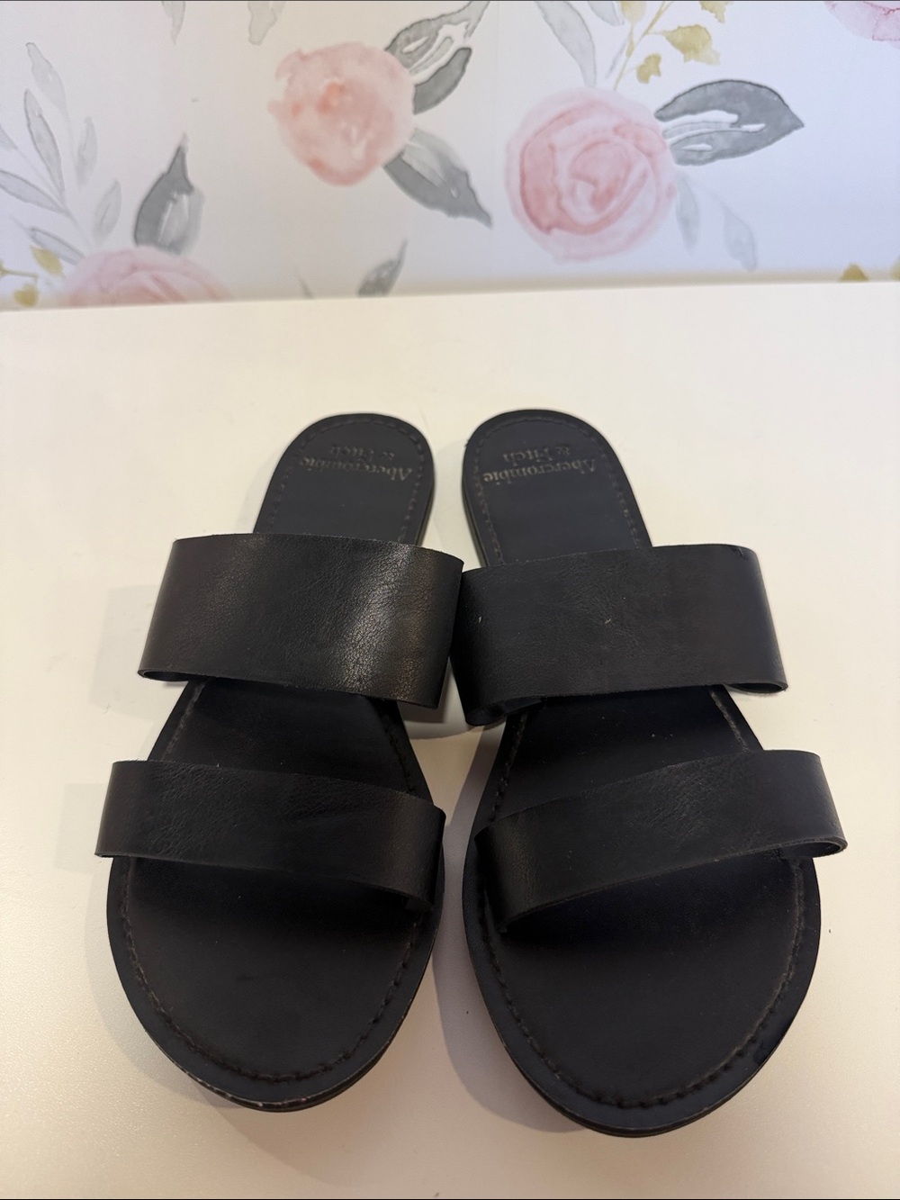 Abercrombie & Fitch Black Cross-Strap Slide Sandals - Picture 2 of 3
